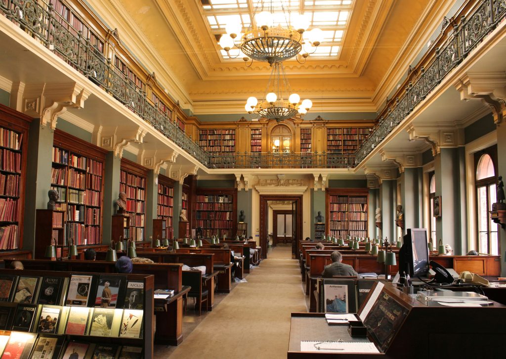 A public library in London where you can find numerous antique books. 